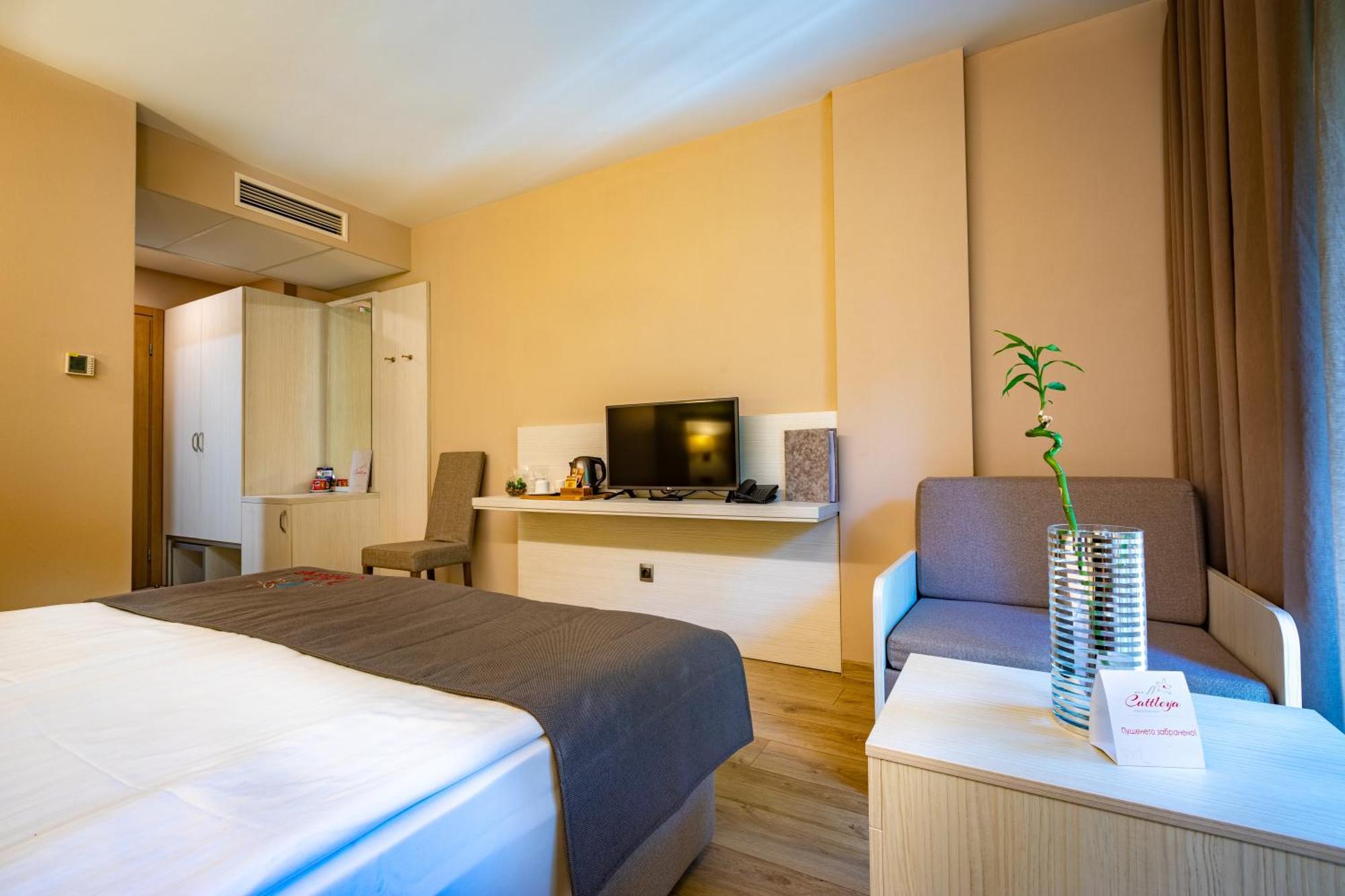 Hotel & Relax Zone Cattleya Krushuna Exterior foto