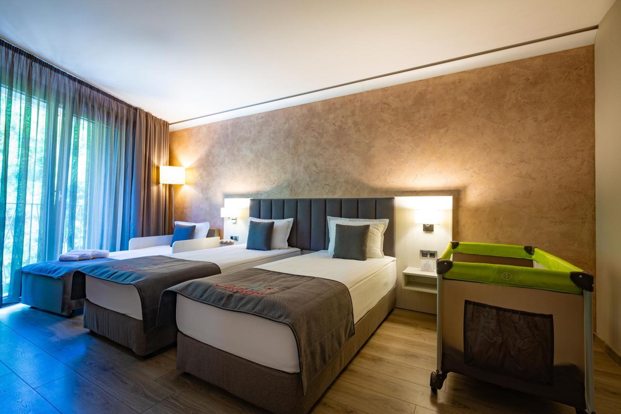 Hotel & Relax Zone Cattleya Krushuna Exterior foto
